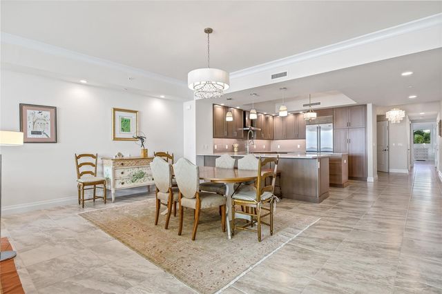 795 COLLANY ROAD 205, St Petersburg, FL 33715