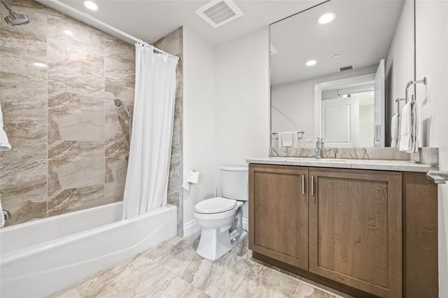 795 COLLANY ROAD 205, St Petersburg, FL 33715