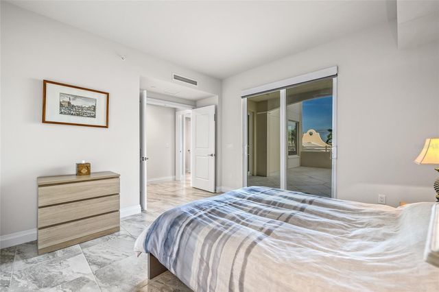 795 COLLANY ROAD 205, St Petersburg, FL 33715