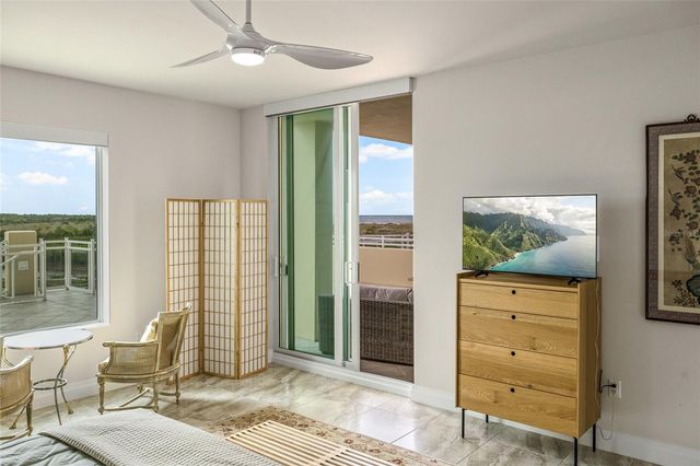 795 COLLANY ROAD 205, St Petersburg, FL 33715