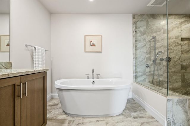 795 COLLANY ROAD 205, St Petersburg, FL 33715