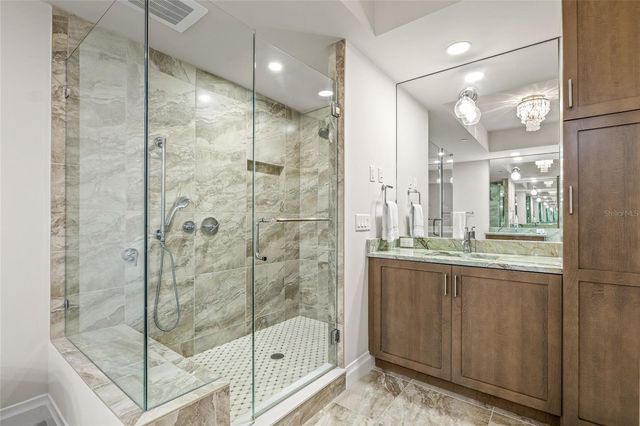 795 COLLANY ROAD 205, St Petersburg, FL 33715