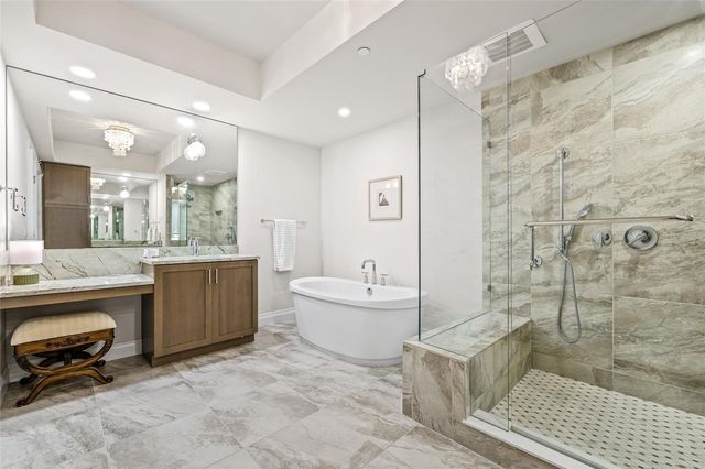 795 COLLANY ROAD 205, St Petersburg, FL 33715