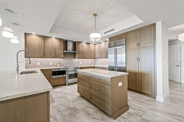 795 COLLANY ROAD 205, St Petersburg, FL 33715