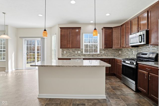 275 Entrance Hall View, Greenwood, IN 46142