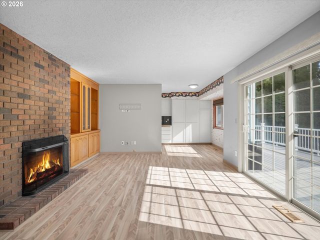 2498 SADDLE Ct, West Linn, OR 97068
