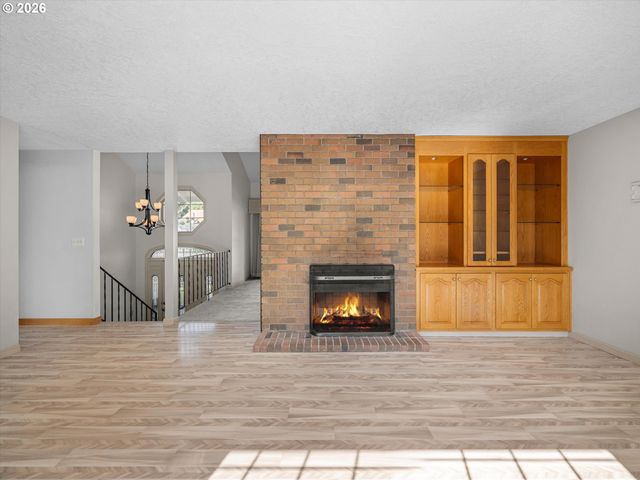 2498 SADDLE Ct, West Linn, OR 97068
