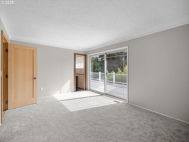 2498 SADDLE Ct, West Linn, OR 97068