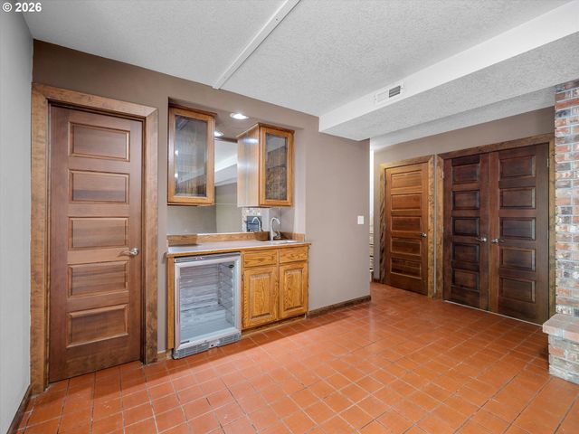 2498 SADDLE Ct, West Linn, OR 97068