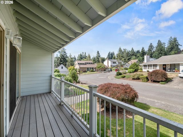 2498 SADDLE Ct, West Linn, OR 97068
