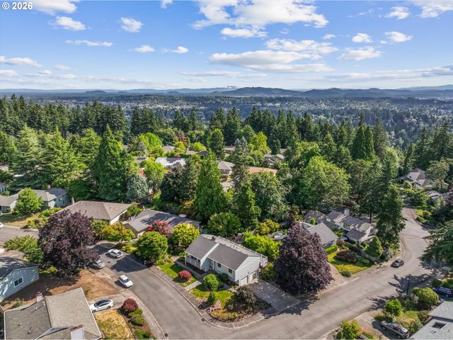 2498 SADDLE Ct, West Linn, OR 97068