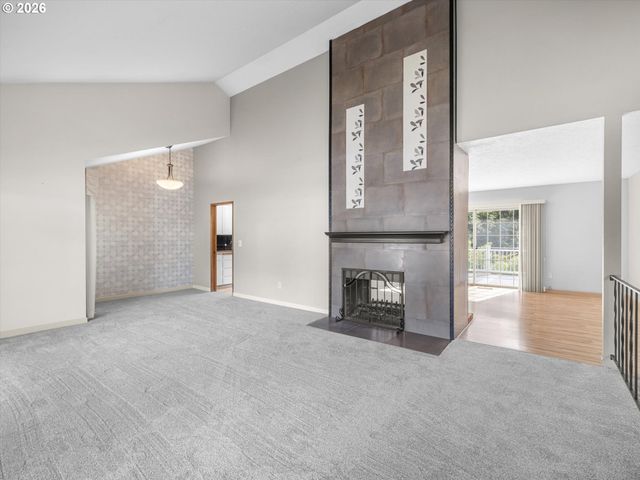 2498 SADDLE Ct, West Linn, OR 97068