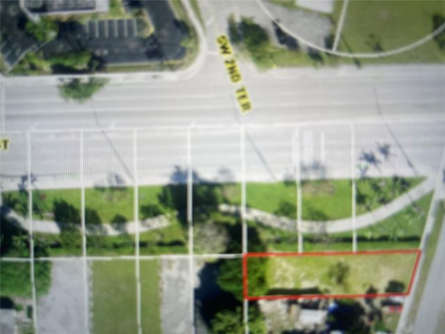 224 SW 10th St, Deerfield Beach, FL 33441