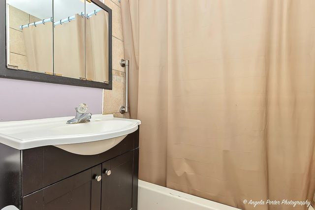 305 Blanchard Street, Harvard, IL 60033