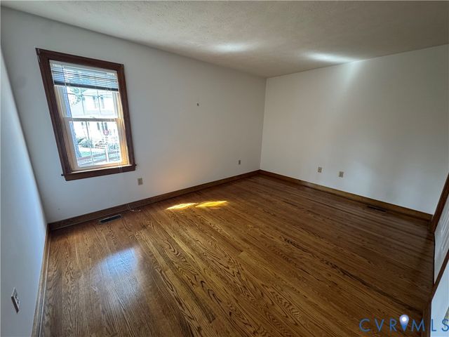 8324 Franklin Ln, Mechanicsville, VA 23111