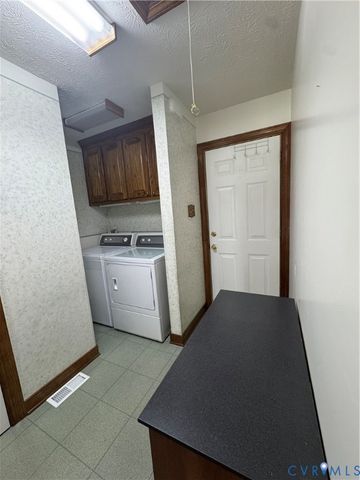 8324 Franklin Ln, Mechanicsville, VA 23111