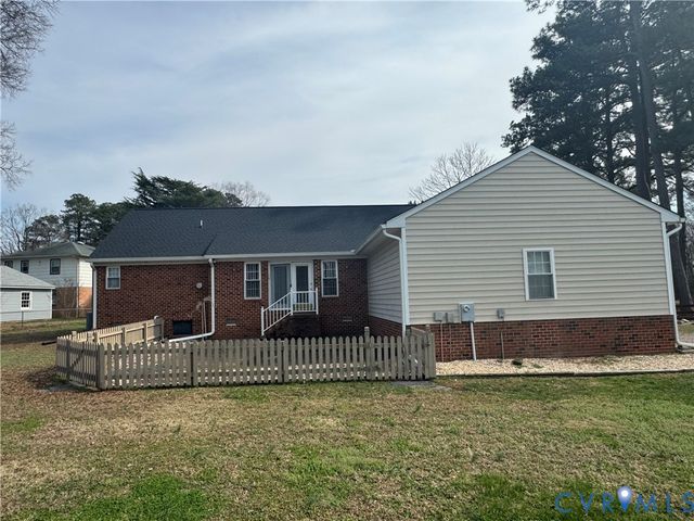 8324 Franklin Ln, Mechanicsville, VA 23111