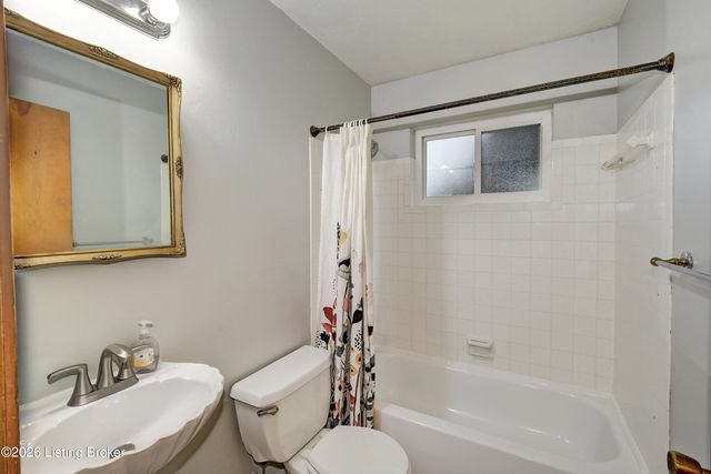 7200 Kane Ct, Louisville, KY 40214