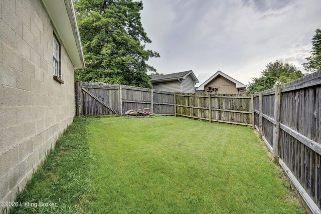 7200 Kane Ct, Louisville, KY 40214