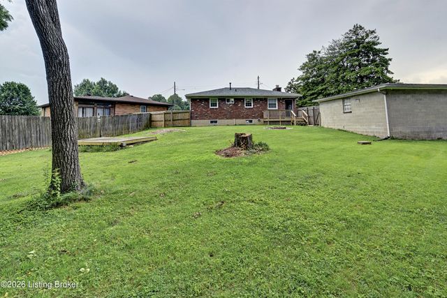 7200 Kane Ct, Louisville, KY 40214