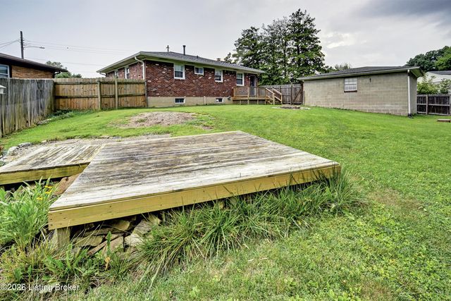 7200 Kane Ct, Louisville, KY 40214