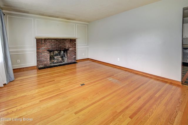 7200 Kane Ct, Louisville, KY 40214