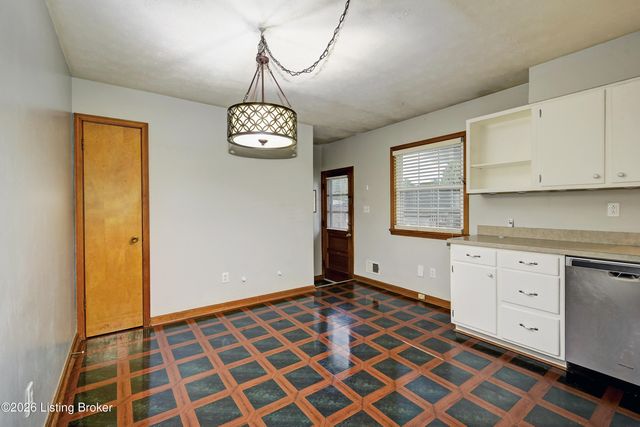 7200 Kane Ct, Louisville, KY 40214