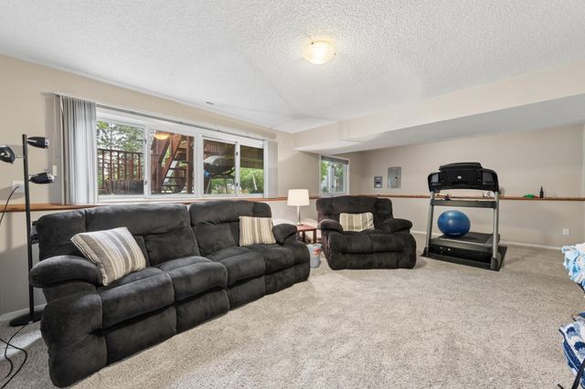 7250 Cactus Curve, Chanhassen, MN 55317