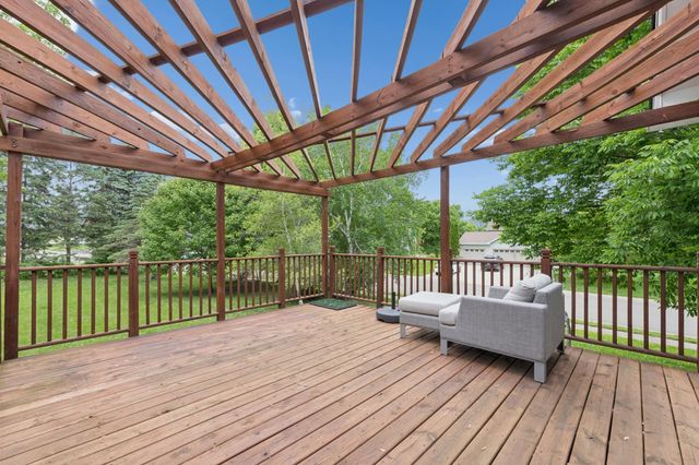 7250 Cactus Curve, Chanhassen, MN 55317