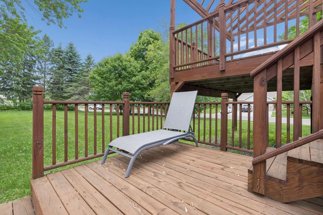 7250 Cactus Curve, Chanhassen, MN 55317