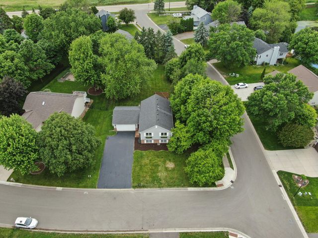 7250 Cactus Curve, Chanhassen, MN 55317