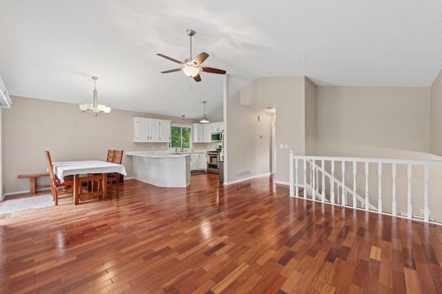 7250 Cactus Curve, Chanhassen, MN 55317