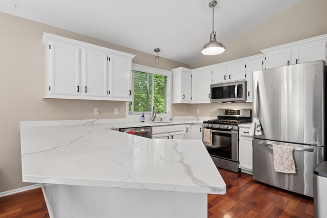 7250 Cactus Curve, Chanhassen, MN 55317