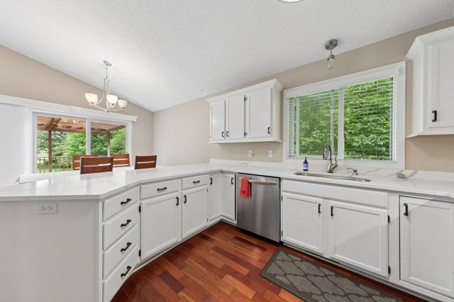 7250 Cactus Curve, Chanhassen, MN 55317