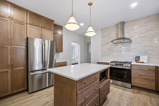 941 Hague Avenue, Saint Paul, MN 55104