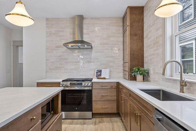 941 Hague Avenue, Saint Paul, MN 55104