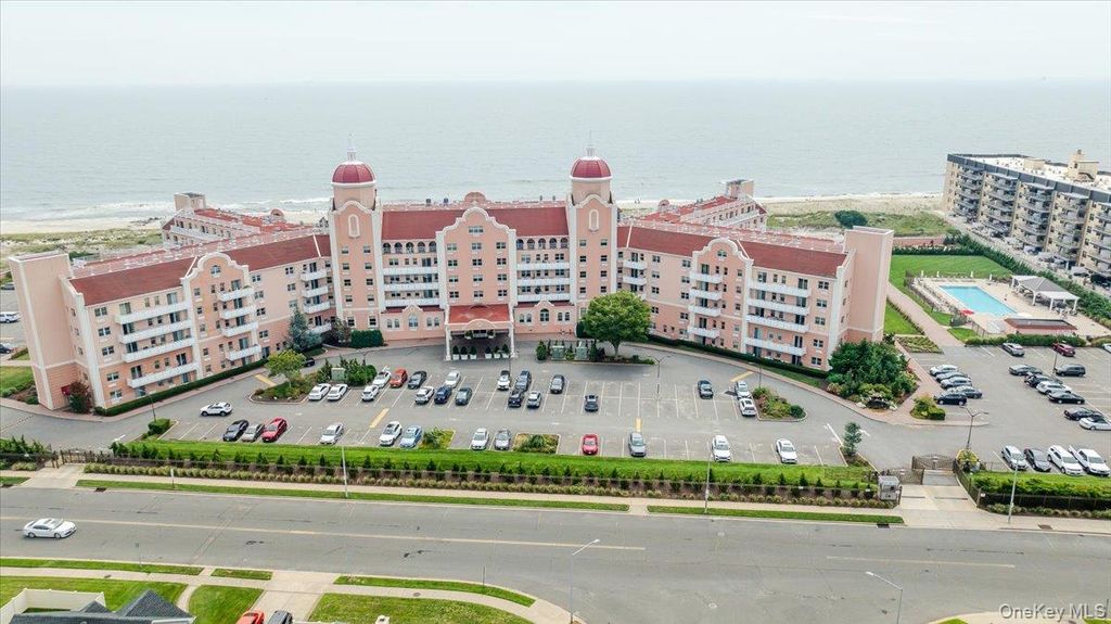 2 Richmond Road 3U, Lido Beach, NY 11561