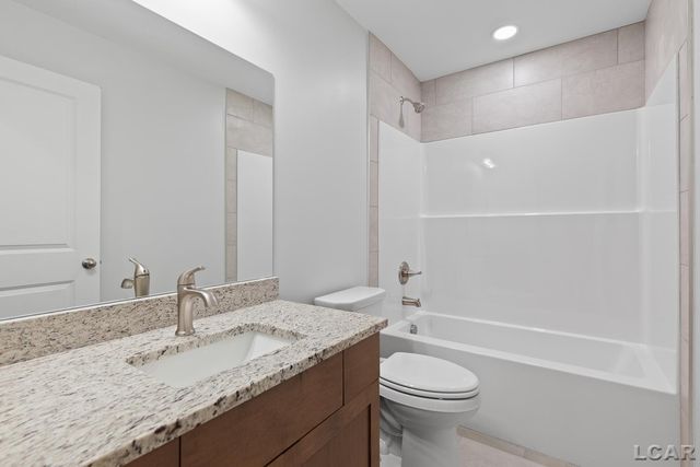 2821 Eunice Circle, Adrian, MI 49221