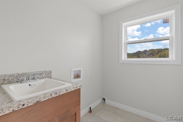 2821 Eunice Circle, Adrian, MI 49221