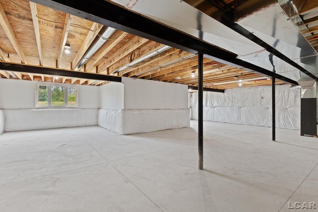 2821 Eunice Circle, Adrian, MI 49221