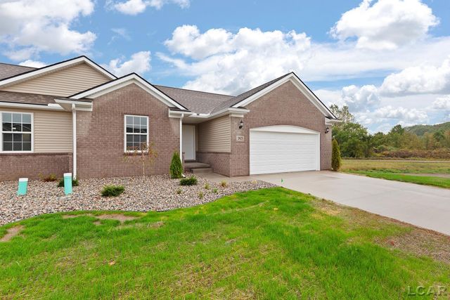 2821 Eunice Circle, Adrian, MI 49221