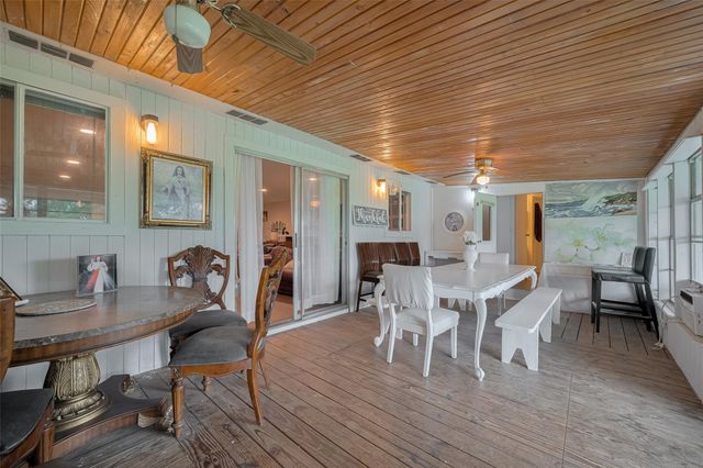 2316 Green Meadows Drive, Sealy, TX 77474