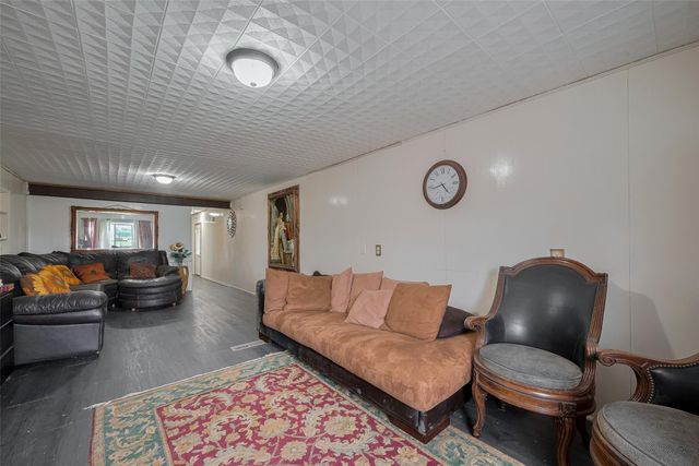 2316 Green Meadows Drive, Sealy, TX 77474