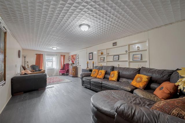 2316 Green Meadows Drive, Sealy, TX 77474