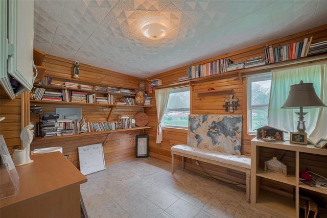 2316 Green Meadows Drive, Sealy, TX 77474