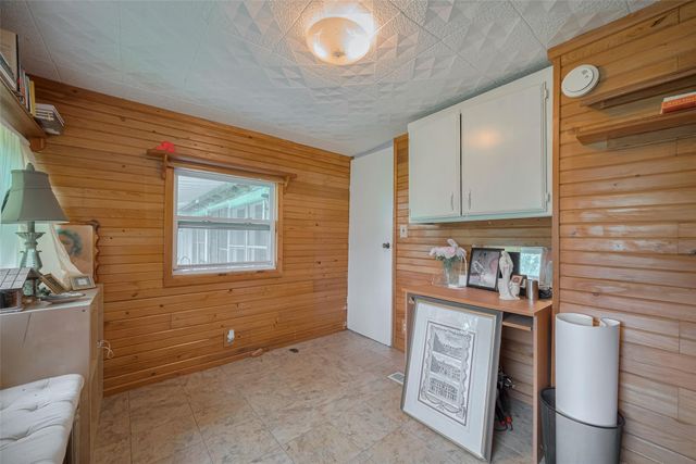 2316 Green Meadows Drive, Sealy, TX 77474