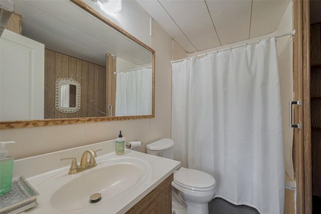 2316 Green Meadows Drive, Sealy, TX 77474