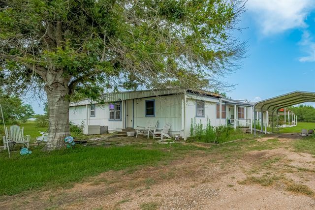 2316 Green Meadows Drive, Sealy, TX 77474