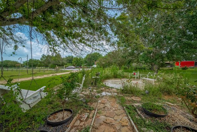 2316 Green Meadows Drive, Sealy, TX 77474