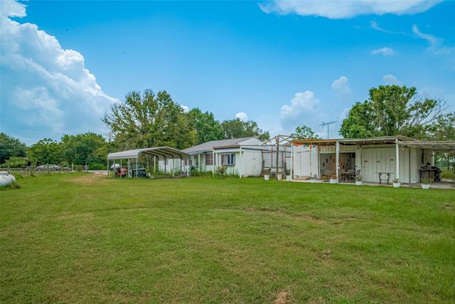 2316 Green Meadows Drive, Sealy, TX 77474